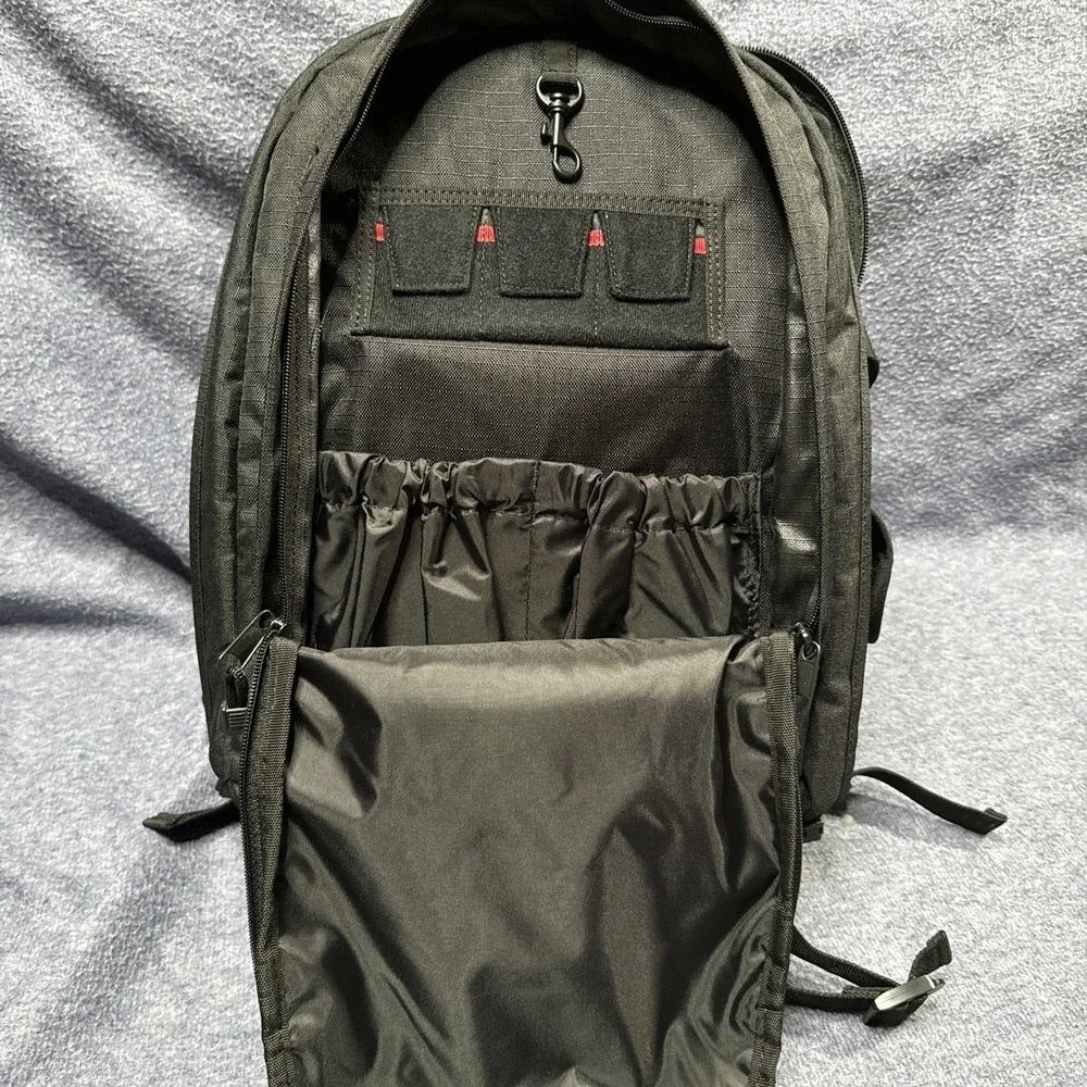 Canon Deluxe Backpack 200EG Camera Bag -‎ 6229A003 Olive Green / Black